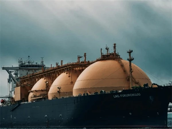 Membrane Enclosure System For Liquefied Natural Gas (LNG) Carrier Membrane Enclosure System For Liquefied Natural Gas (LNG) Carrier
